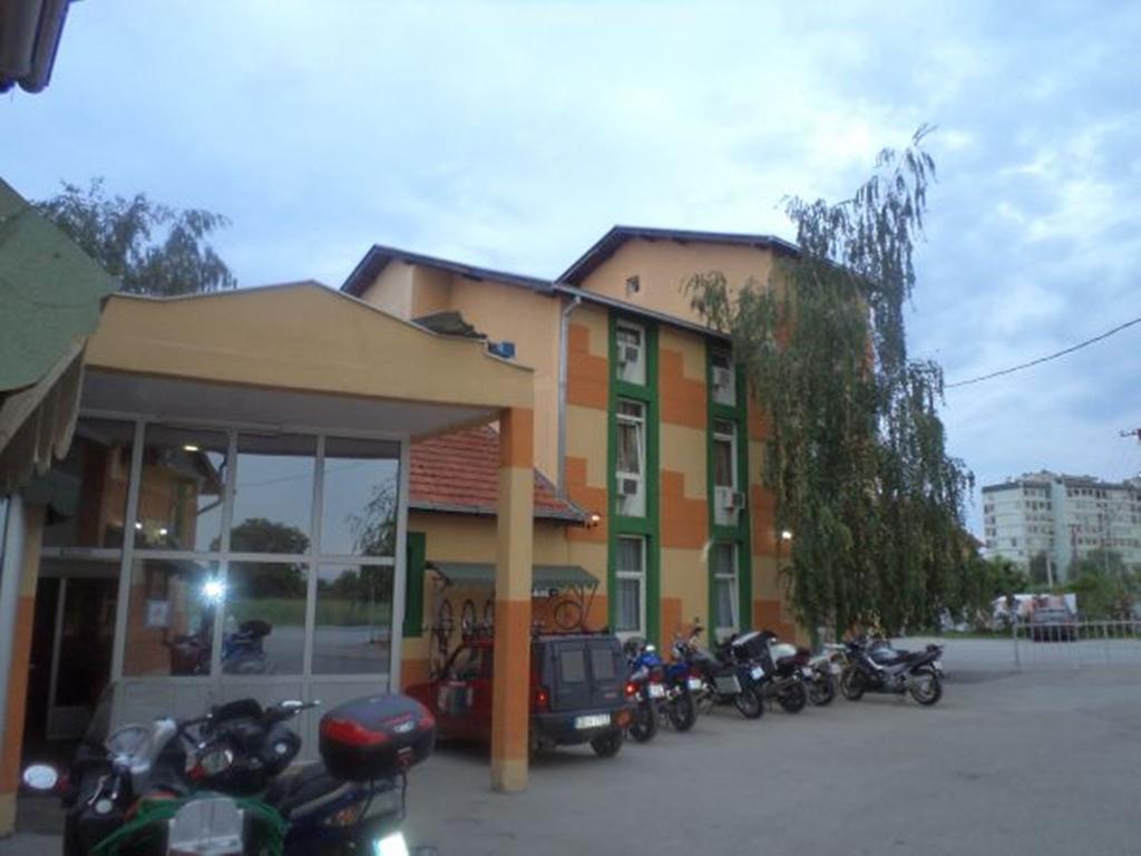 莱斯科瓦茨格罗斯酒店 外观 照片